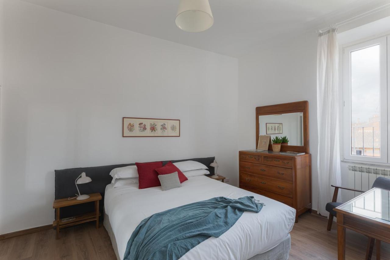 Amazing Penthouse With Terrace And Rooftop In Trastevere Рим Екстериор снимка