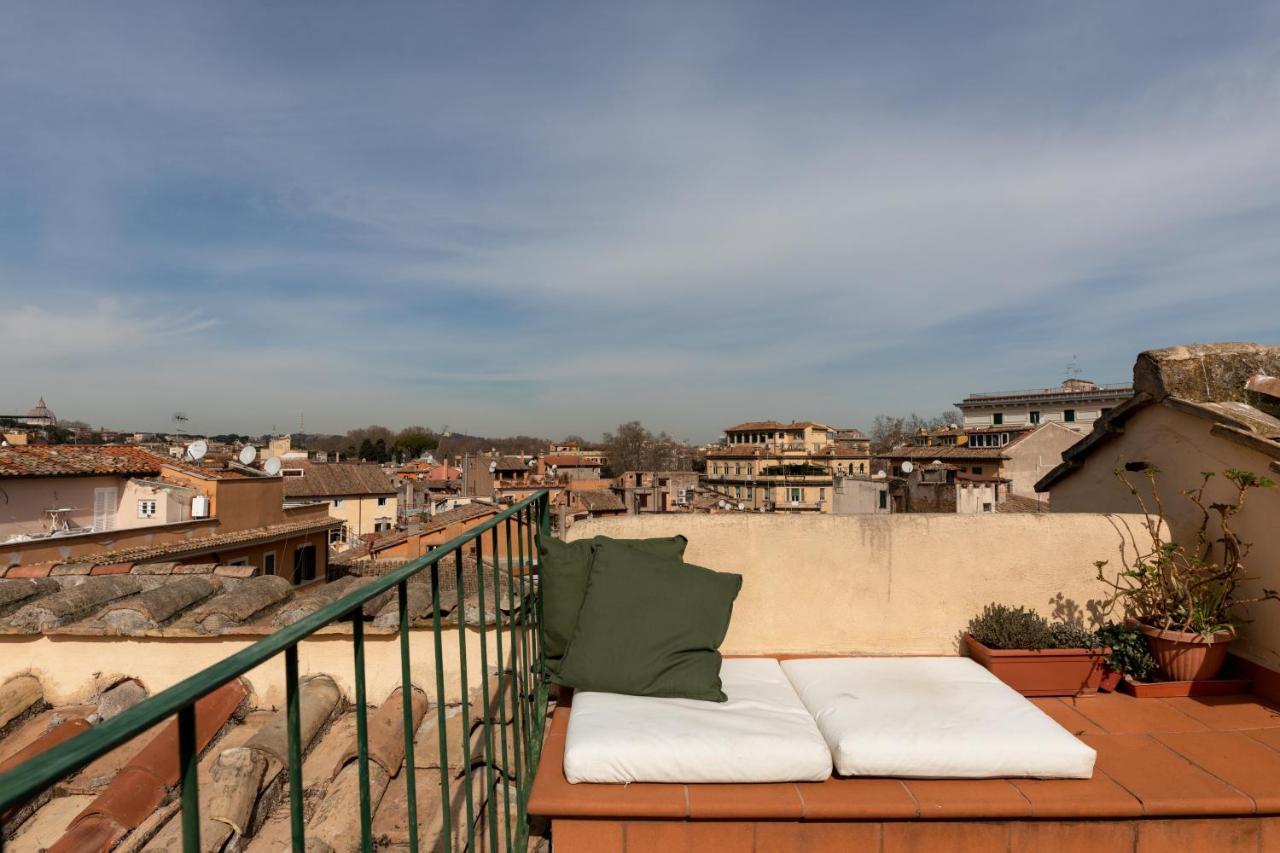Amazing Penthouse With Terrace And Rooftop In Trastevere Рим Екстериор снимка