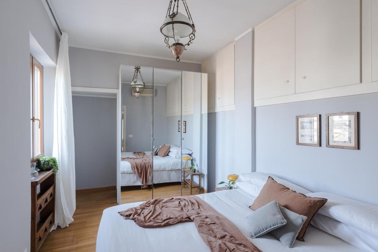 Amazing Penthouse With Terrace And Rooftop In Trastevere Рим Екстериор снимка