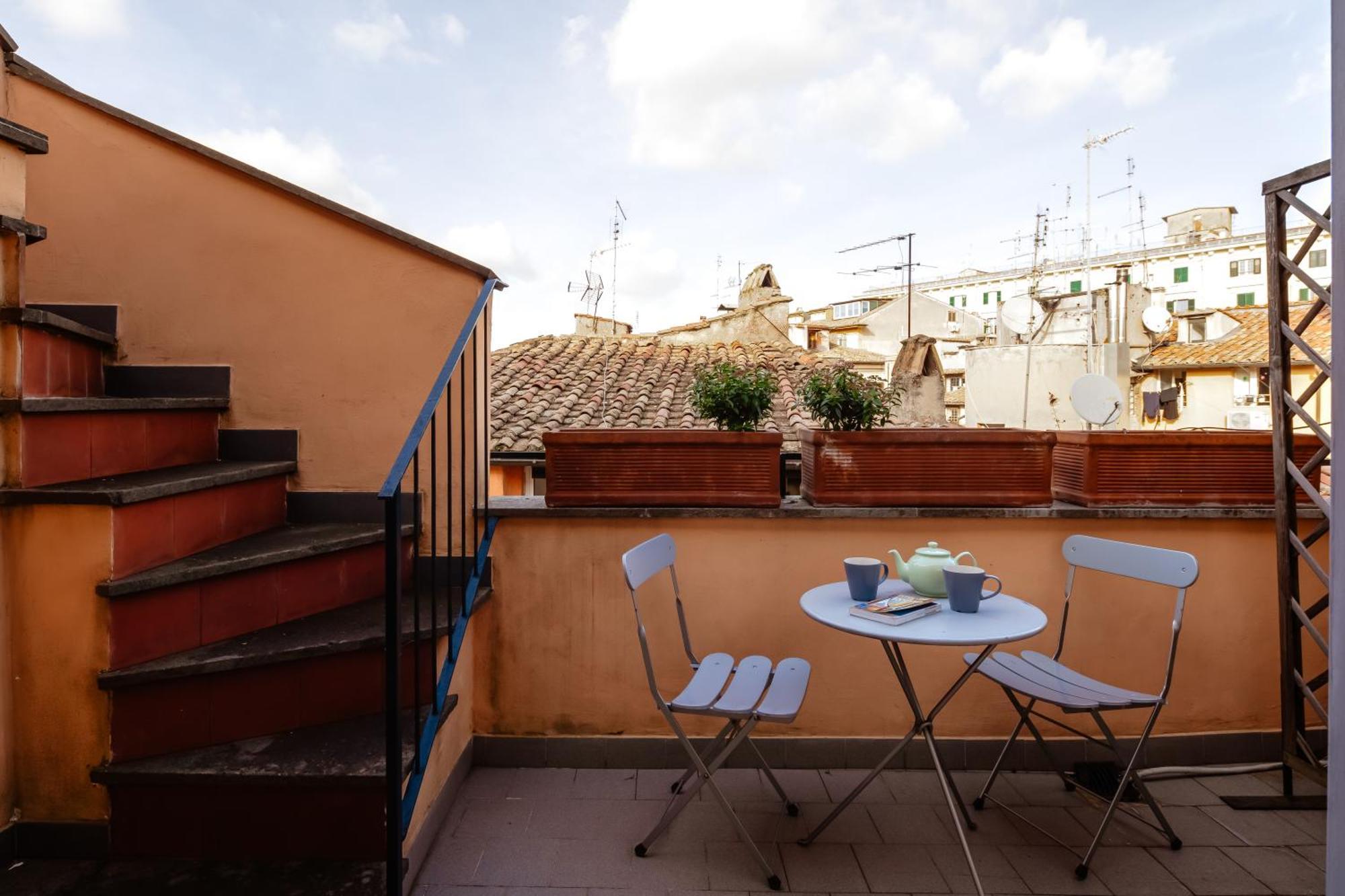Amazing Penthouse With Terrace And Rooftop In Trastevere Рим Екстериор снимка